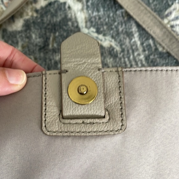 Fossil leather crossbody purse. Taupe in good used condition. - Picture 9 of 11